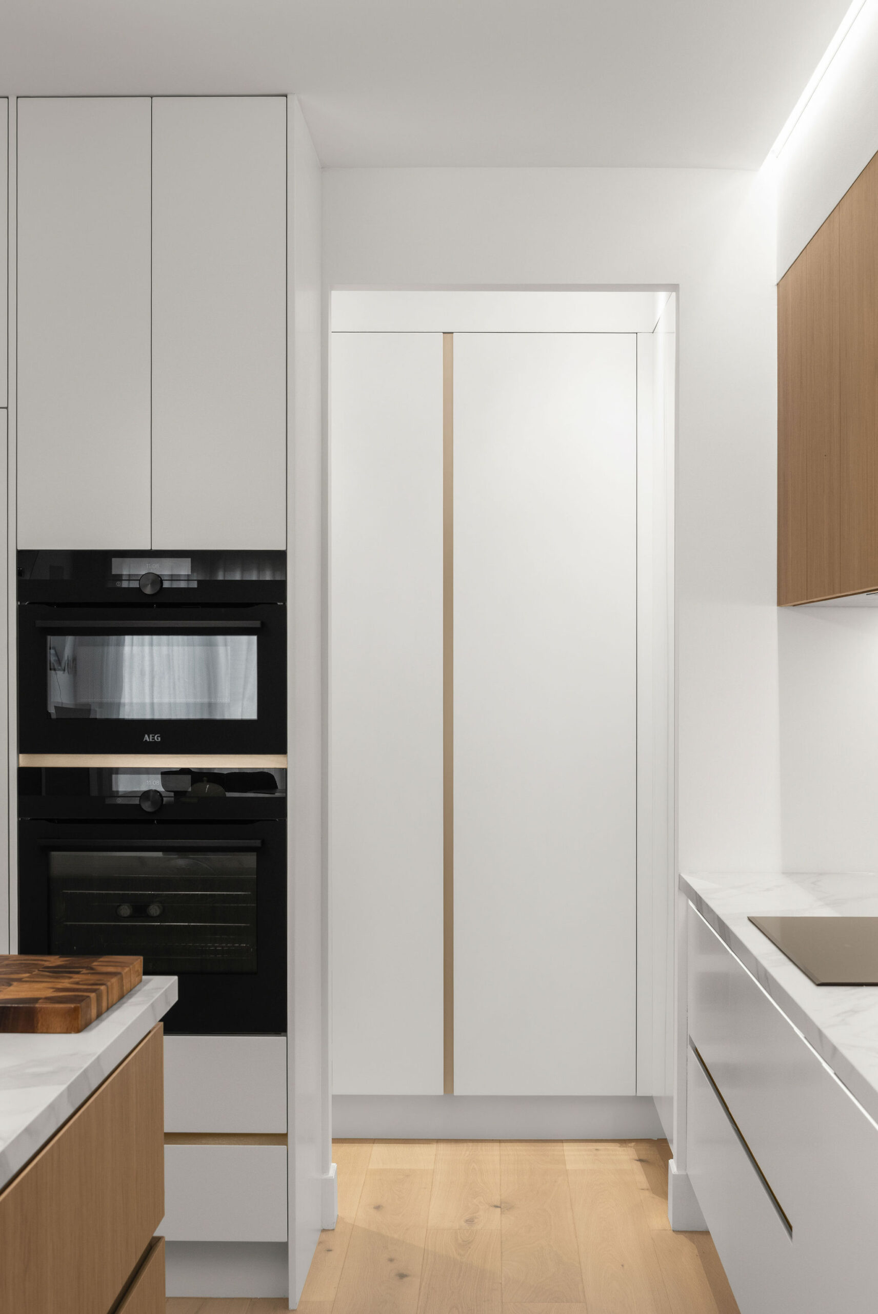 Entry to walk in pantry from kitchen
